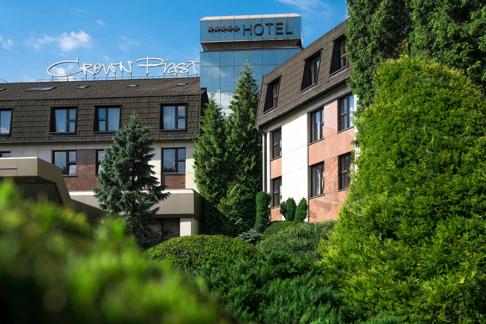 Crown Piast Hotel